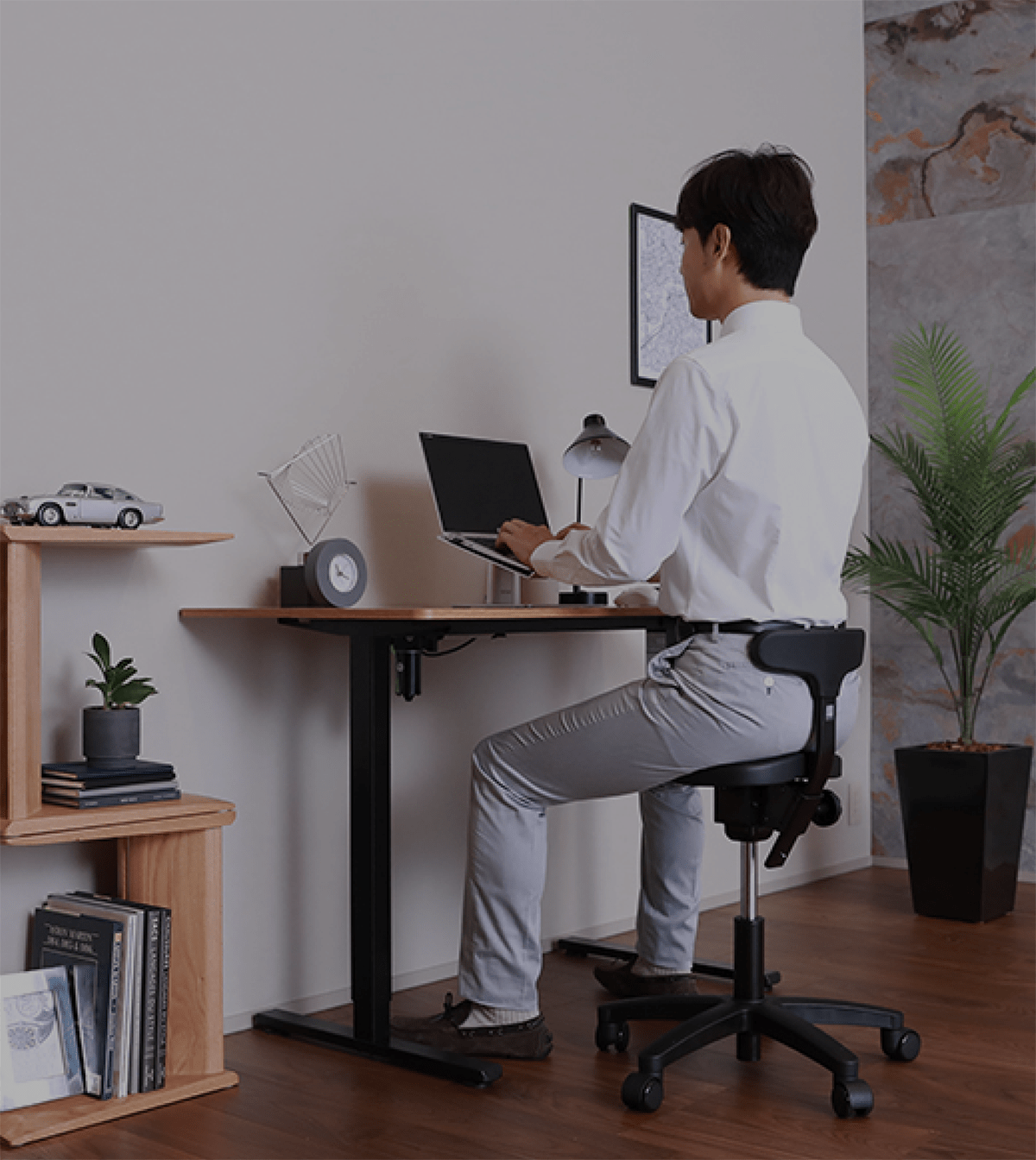 ドクターの声から生まれた「high range」タイプ｜腰痛対策・姿勢改善