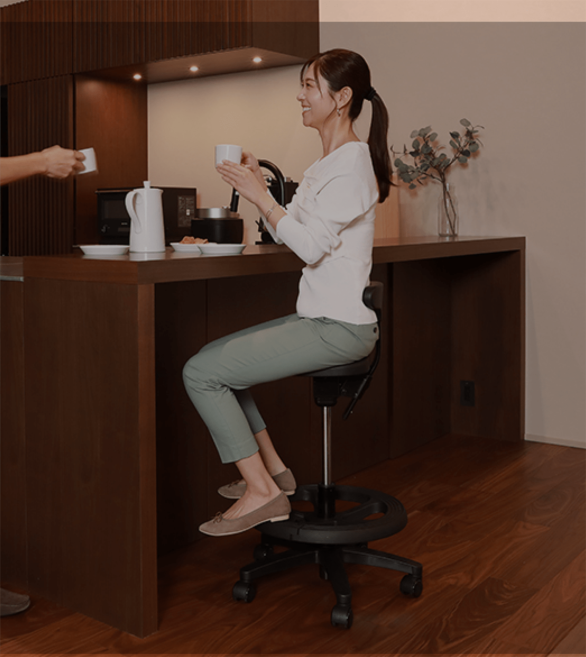 ドクターの声から生まれた「high range」タイプ｜腰痛対策・姿勢改善